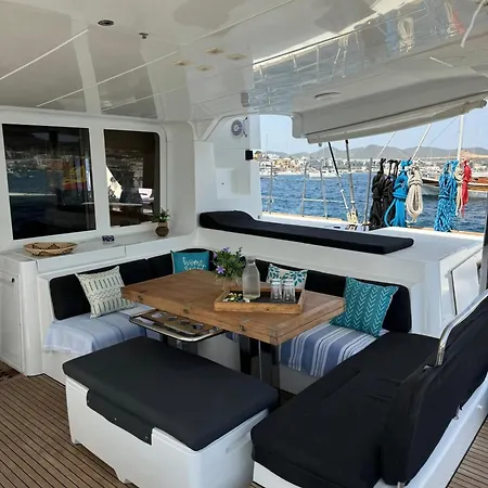 Catamaran Last Call